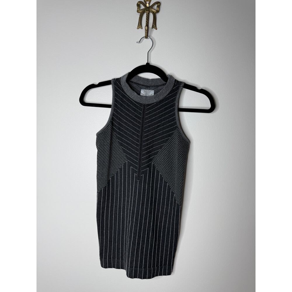 Athleta High Neck Gray Black Ribbed Sleeveless Workout Tank Athletic Top S